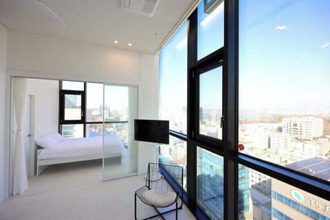 Blackout drapes, WiFi (free)