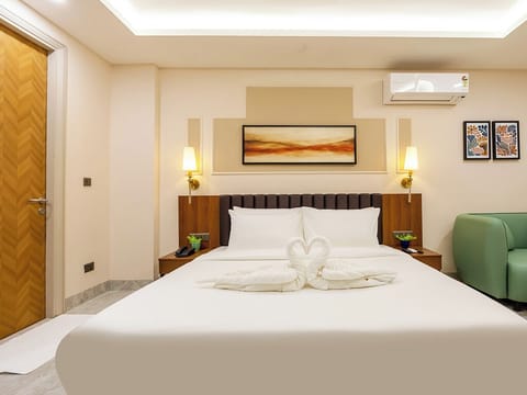 Superior Room, City View | In-room safe, desk, laptop workspace, WiFi (free)