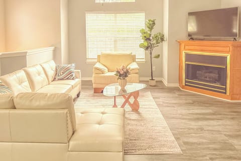 Apartment, Balcony | Living area
