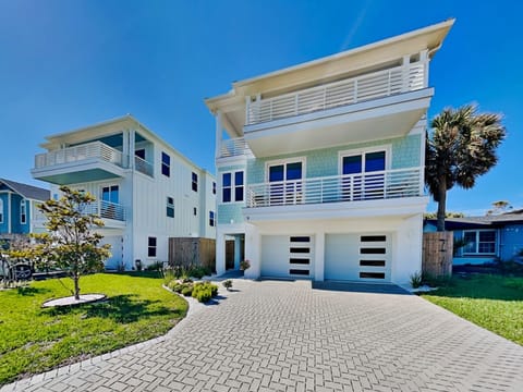 House (Multiple Bedrooms) | Front of property