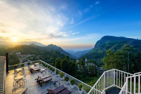 Luxury Double Room, Balcony, Mountain View | Outdoor dining