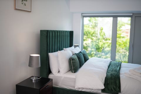 Classic Apartment, 2 Bedrooms, Private Bathroom | Free WiFi