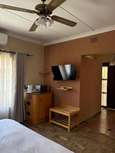 Desk, laptop workspace, free WiFi