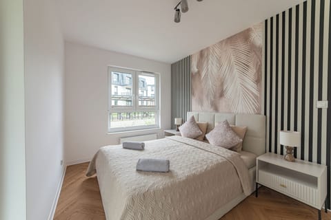 Deluxe Apartment, Garden View | Iron/ironing board, free WiFi