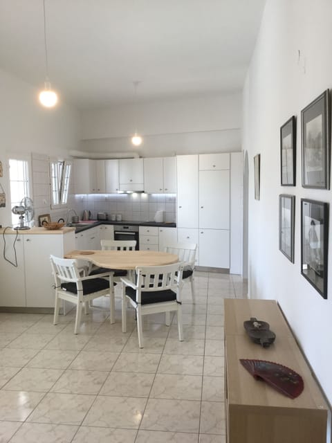 Apartment, Courtyard View | Private kitchen