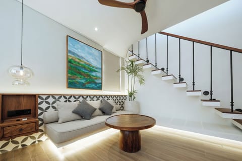 Suite, Pool View | Living area