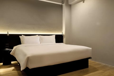 Superior Double Room | In-room safe, desk, laptop workspace, travel crib