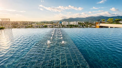 3 outdoor pools