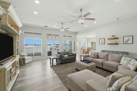 House, Multiple Beds (The Doc Beach House) | Living area