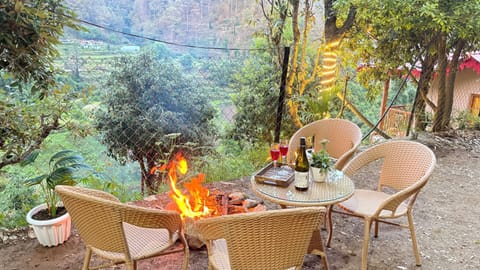 Luxury Double Room, Mountain View | Outdoor dining