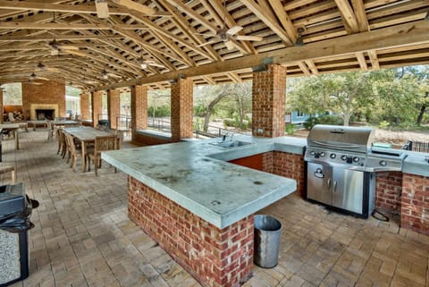 House, Multiple Beds (Jaybird Bungalow) | Outdoor dining
