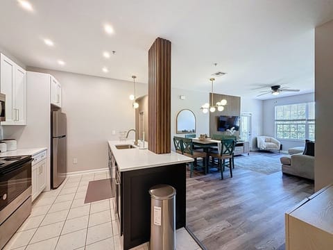 Condo, 3 Bedrooms | Private kitchen