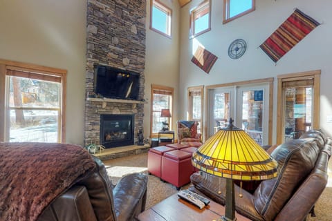 House, Multiple Beds, Mountain View (The Buckhead) | Living area