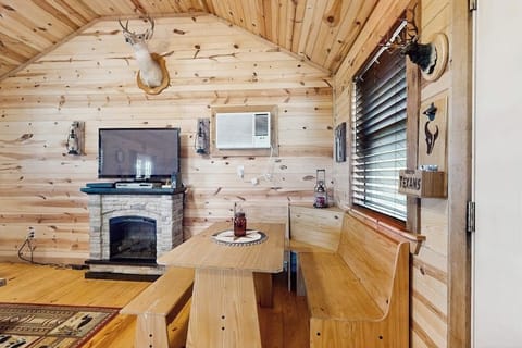 Cabin, 1 Queen Bed with Sofa bed, Garden View (River's SkyView Lodge) | 1 bedroom, individually decorated, individually furnished, bed sheets