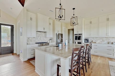 House, Multiple Beds (Sunset Hideaway) | Private kitchen