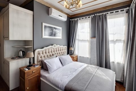 Deluxe Double Room, City View | In-room safe, blackout drapes, soundproofing