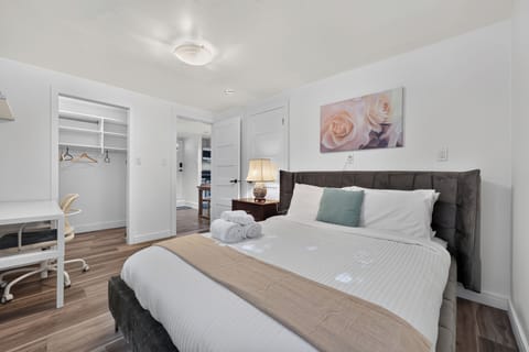 Superior Double Room, Private Bathroom | Desk, laptop workspace, free WiFi