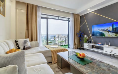 Deluxe Apartment, Balcony, City View | Living area