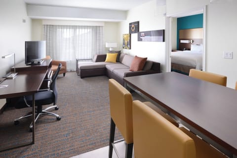 Suite, 1 Bedroom | Premium bedding, desk, blackout drapes, iron/ironing board