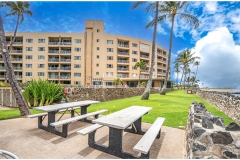 Condo, 2 Bedrooms | Outdoor dining