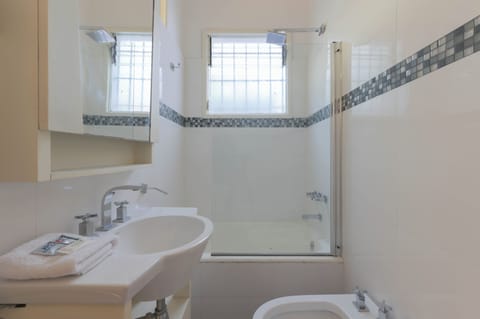 Apartment | Bathroom