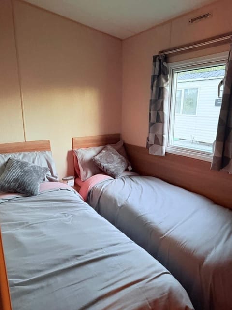 3 bedrooms, individually decorated, individually furnished