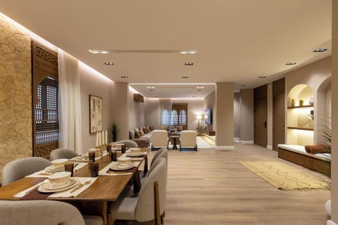 Apartment (3 Bedrooms) | Front of property