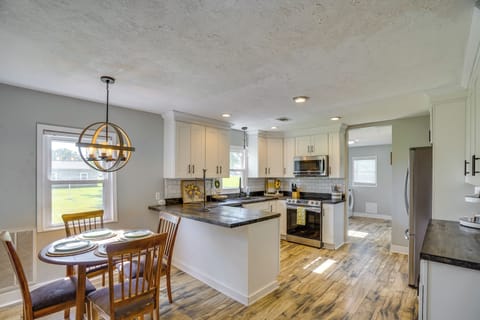 House (4 Bedrooms) | Interior