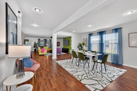 House, 5 Bedrooms | Interior