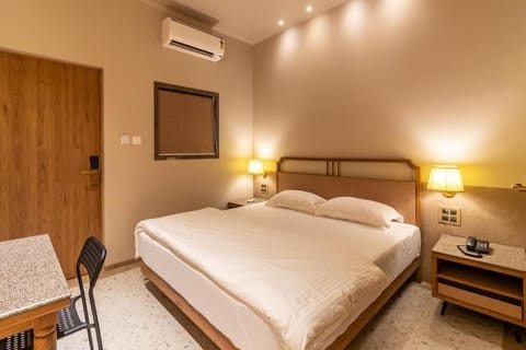 Standard Double Room | Desk, laptop workspace, iron/ironing board, free WiFi