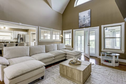 House (5 Bedrooms) | Interior