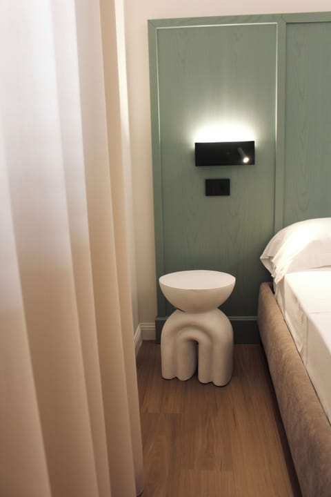Comfort Triple Room | In-room safe, desk, laptop workspace, blackout drapes