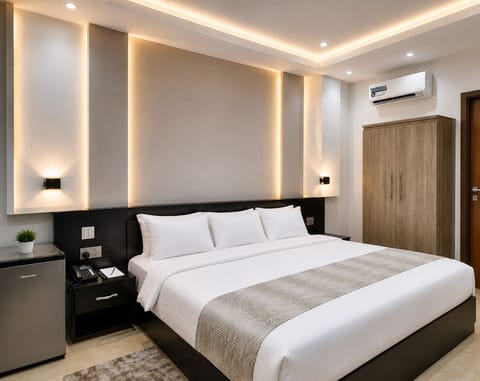Executive Single Room, City View | Desk, laptop workspace, free WiFi