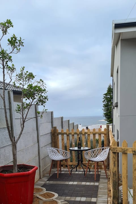 Apartment, 2 Bedrooms, Accessible, Smoking | Outdoor dining