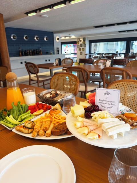 Daily local cuisine breakfast for a fee