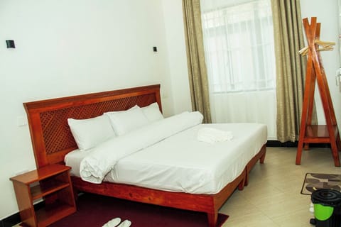 Premium Studio Suite, Balcony | Desk, laptop workspace, soundproofing, WiFi (free)