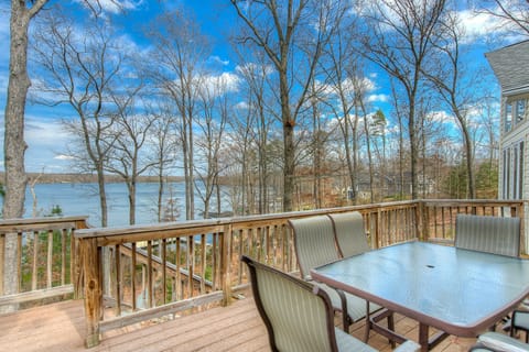 House, Multiple Beds (Eagle's Perch) | View from room