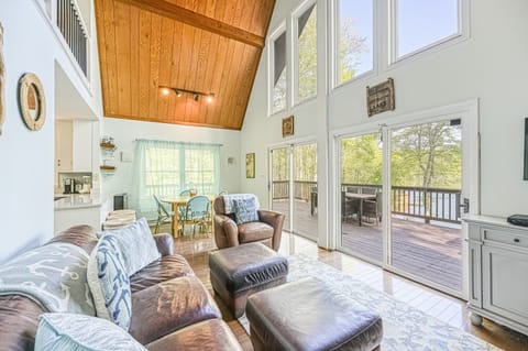 House, Multiple Beds, Kitchen (Sweet Retreat) | Living area