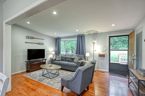 House, Multiple Beds, Kitchen (Persimmon Cove) | Living area