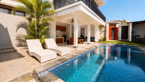Villa, Pool View | Interior