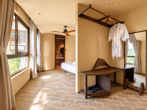 Luxury Double Room, City View | Desk, WiFi (free)