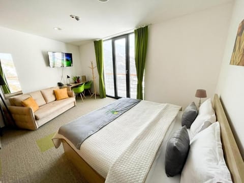 Comfort Double Room | Desk, laptop workspace, iron/ironing board, free WiFi