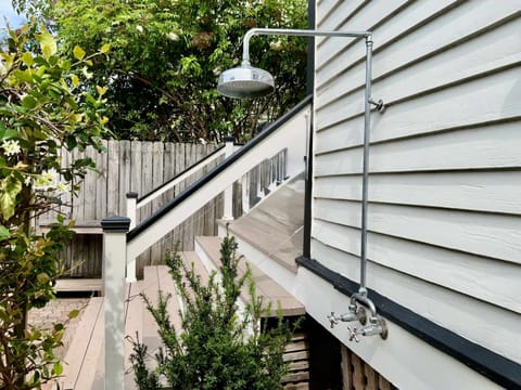 House, Multiple Beds, Garden View (The Winnie Victorian) | Property grounds