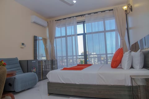 Executive Suite, Balcony, City View | Desk, laptop workspace, free WiFi