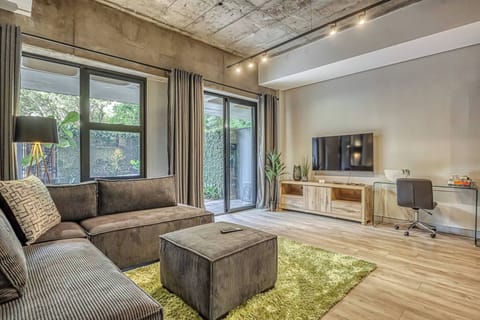 Apartment, 1 Bedroom, Accessible, Patio | Living area
