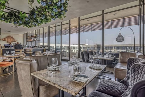 Apartment, 1 Bedroom, Accessible | Dining