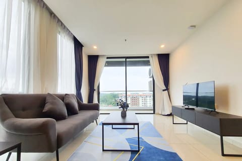Suite, 1 Bedroom | Living area