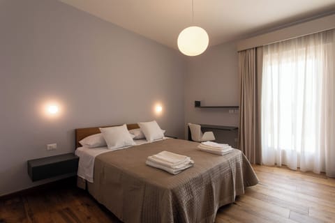 Camera con letto matrimoniale, vista vigneti (Grave Mora) | Desk, WiFi (free)