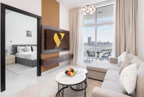 Deluxe Apartment, Balcony, City View | Living area