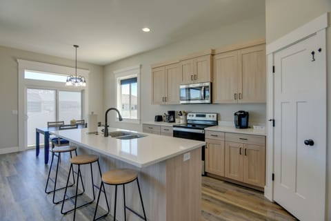 House (6 Bedrooms) | Interior